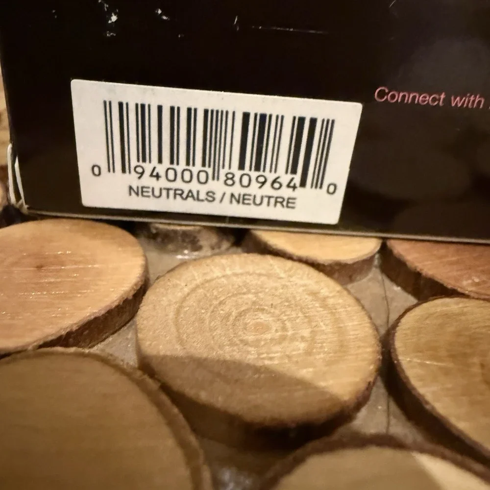 AVON Mark On the Dot Eye Color Compact 9 Eye Shadows Neutrals SHIMMERY New In Bx